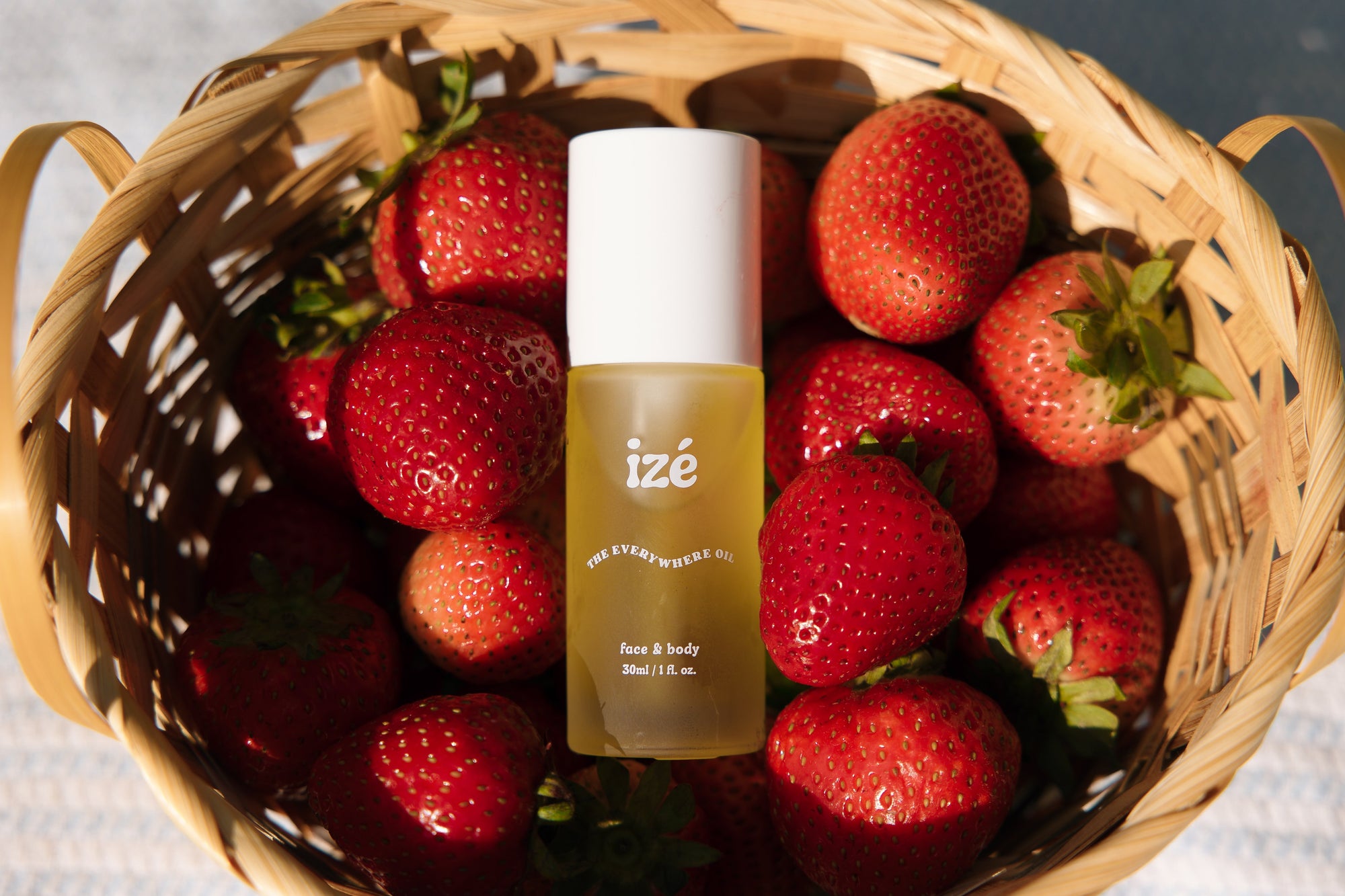Strawberry Seed Oil Benefits for Skin | izé