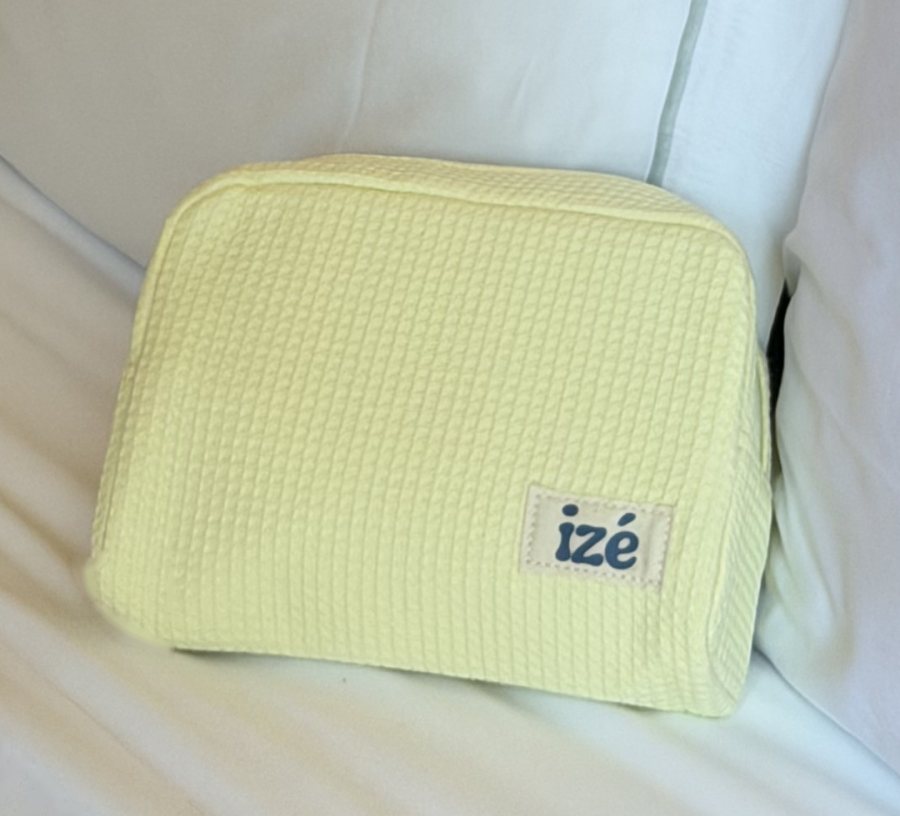 The izé Pouch
